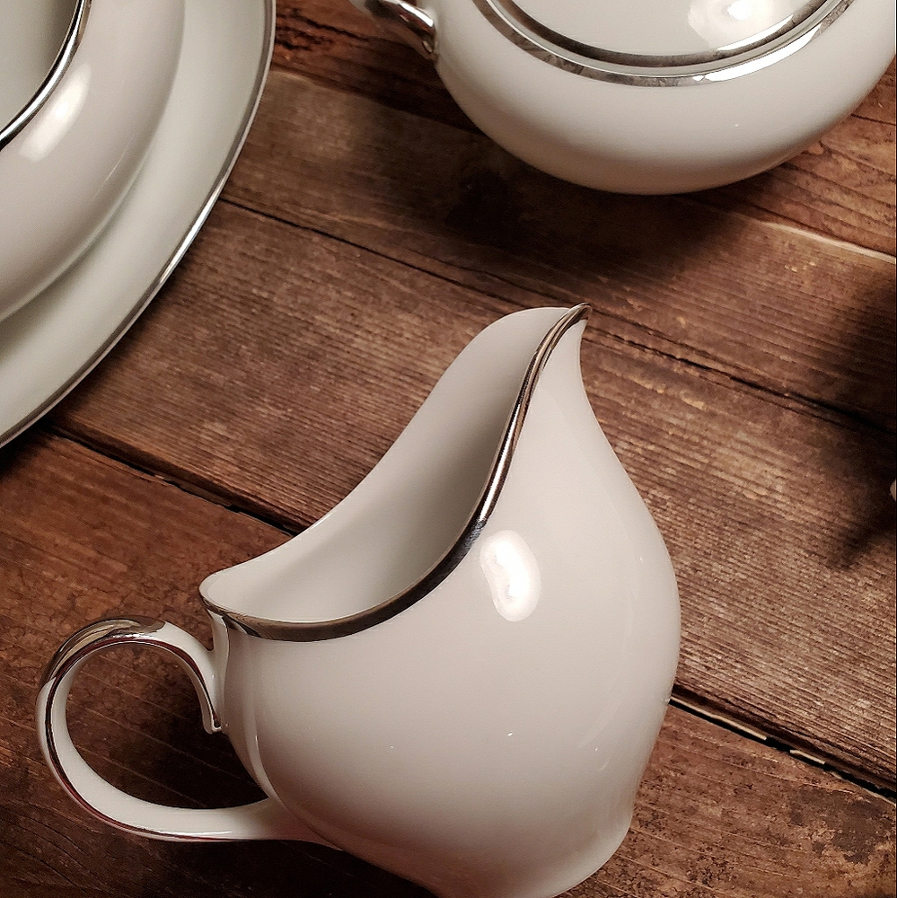 Fine China Serveware Set - Picture 8 of 11